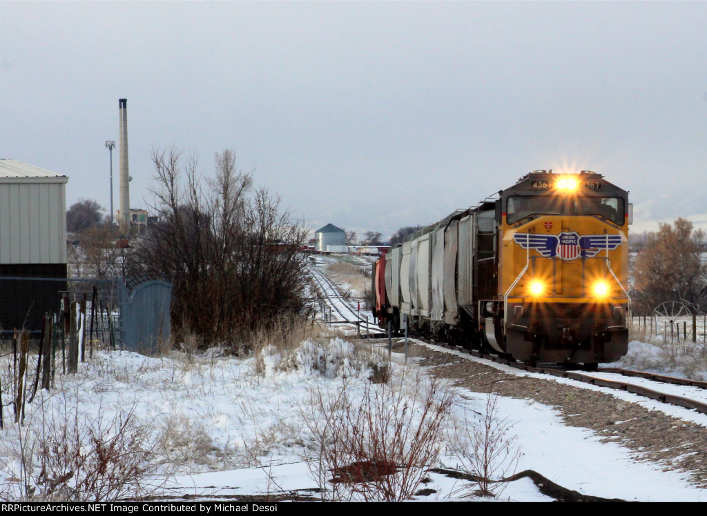 UP SD70M #4367 leads the northbound Cache Valley Local (LCG-41C) approaching the 11600 N. St. Xing in Richmond, Utah April 13, 2022